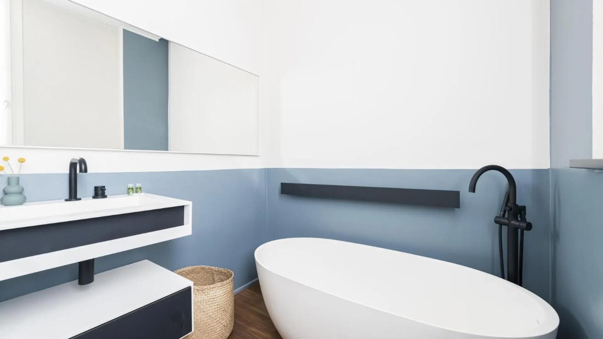 Apartment Easylife - Appartamento Con Terrazzo Vicino Duomo Milan Italy